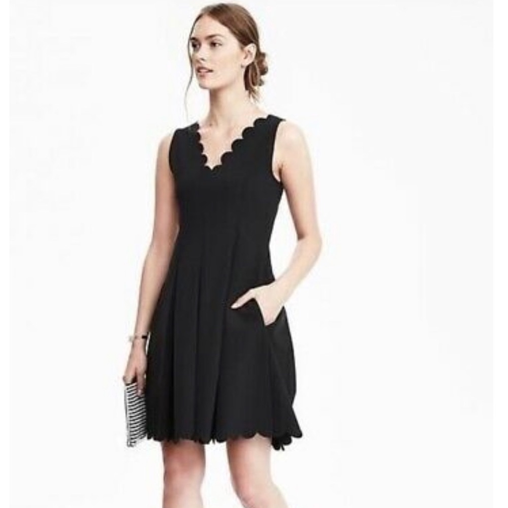 Banana Republic | Scallop Edged Fit & Flare Dress w/ Pockets | sz 4